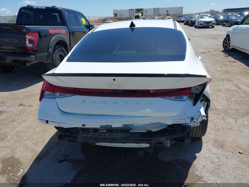 2025 HYUNDAI ELANTRA VIN: KMHLM4DG2SU923409