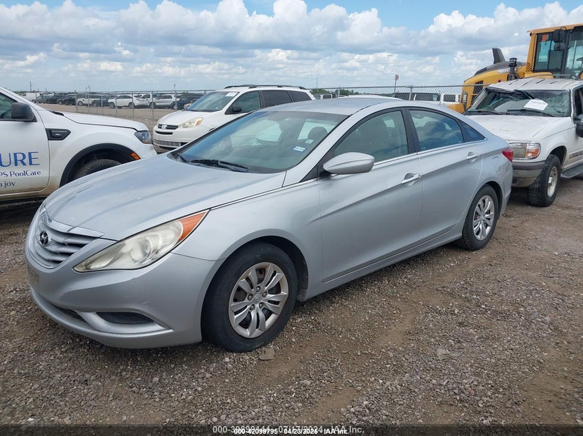 5NPEB4AC5CH310930 2012 HYUNDAI SONATA photo no. 2