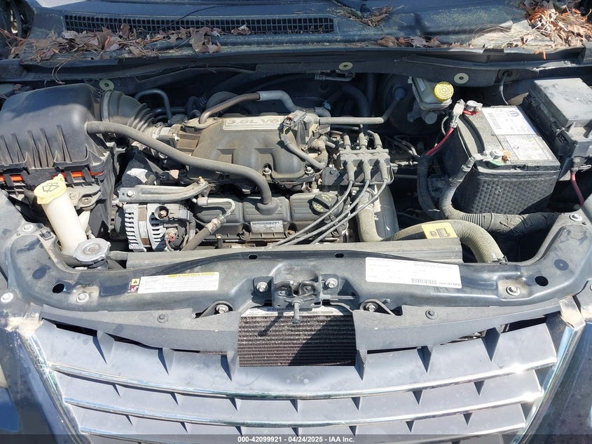 2008 CHRYSLER TOWN & COUNTRY VIN: 2A8HR54P28R718253