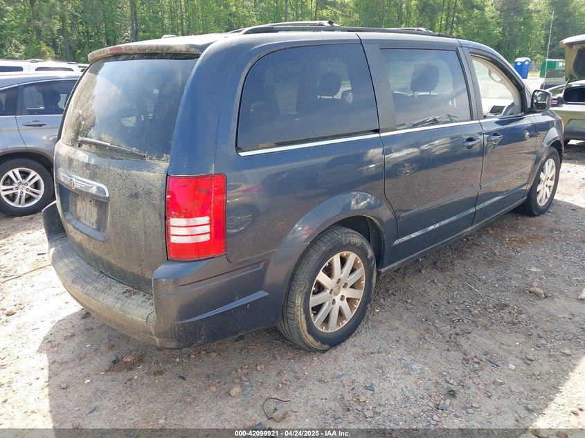 2008 CHRYSLER TOWN & COUNTRY VIN: 2A8HR54P28R718253