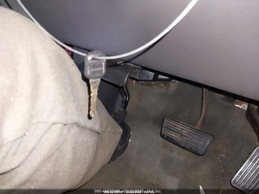 2003 Chevrolet Silverado 1500 Ls VIN: 2GCEK19V931394692 Lot: 42100147