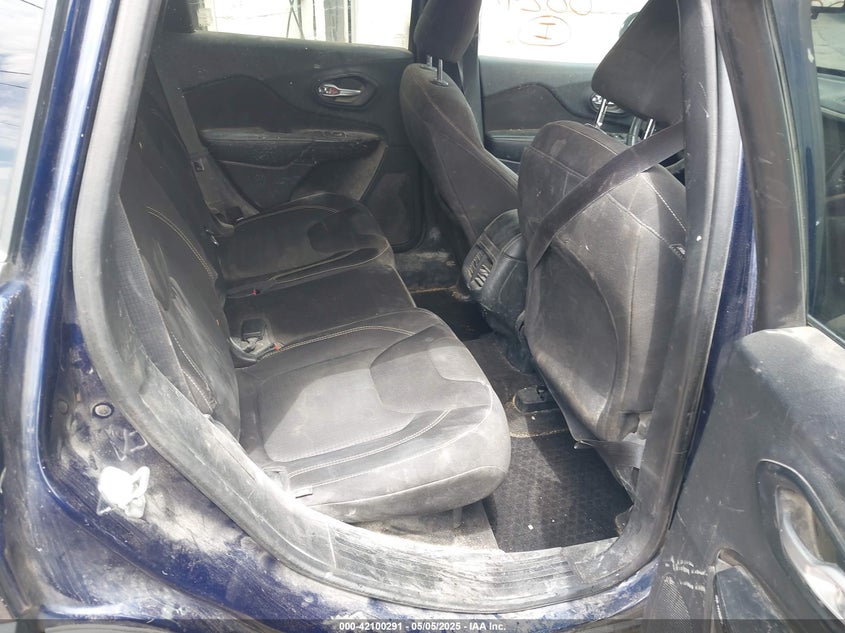 2015 Jeep Cherokee Latitude VIN: 1C4PJMCS4FW704305 Lot: 42100291