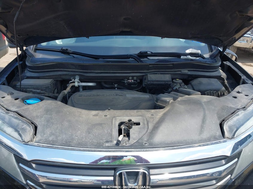 2017 HONDA PILOT VIN: 5FNYF5H52HB010752