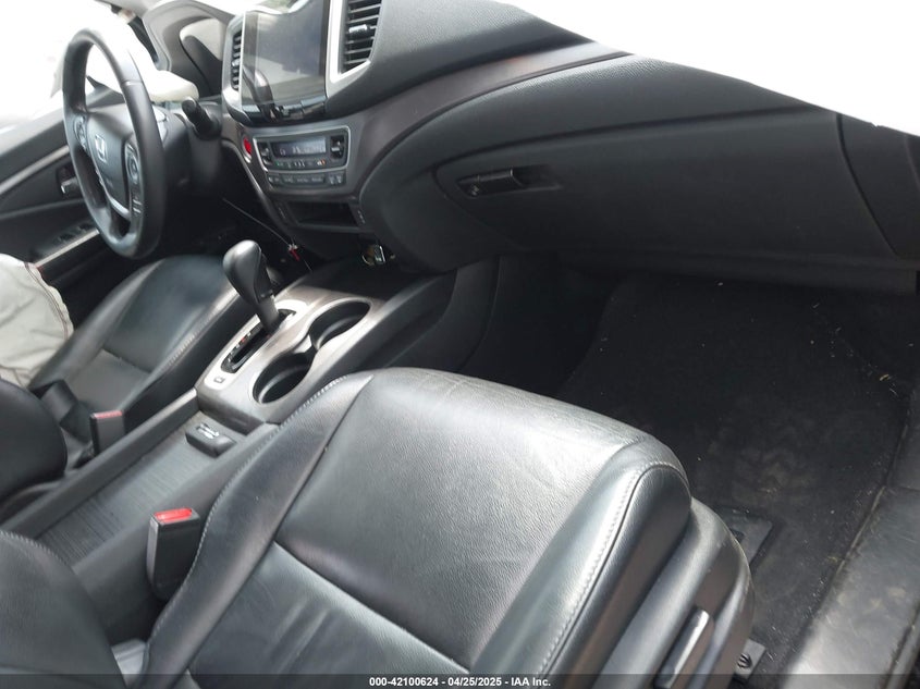 2017 HONDA PILOT VIN: 5FNYF5H52HB010752
