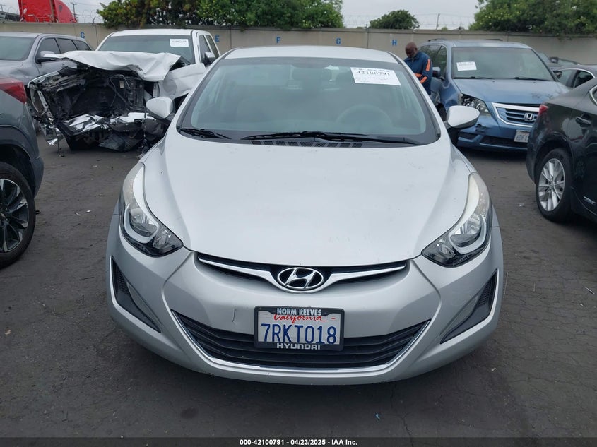 2016 HYUNDAI ELANTRA VIN: 5NPDH4AE6GH667082