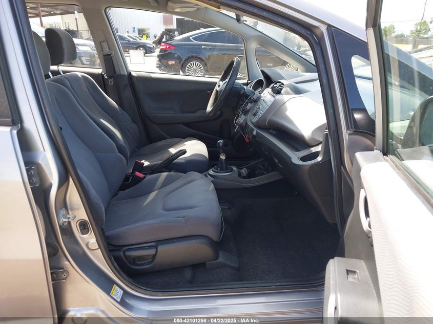 2009 HONDA FIT VIN: JHMGE87259S042153