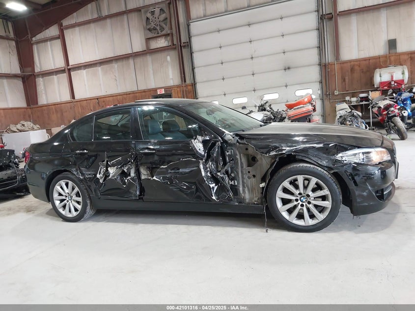 2011 BMW 528 VIN: WBAFR1C53BC672596