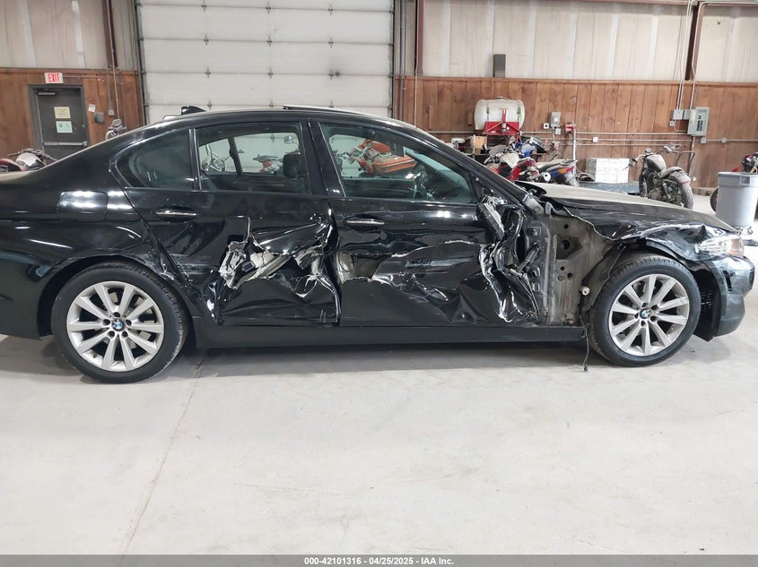 2011 BMW 528 VIN: WBAFR1C53BC672596