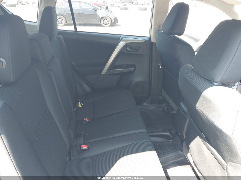 2018 TOYOTA RAV4 LE - 2T3ZFREVXJW510383