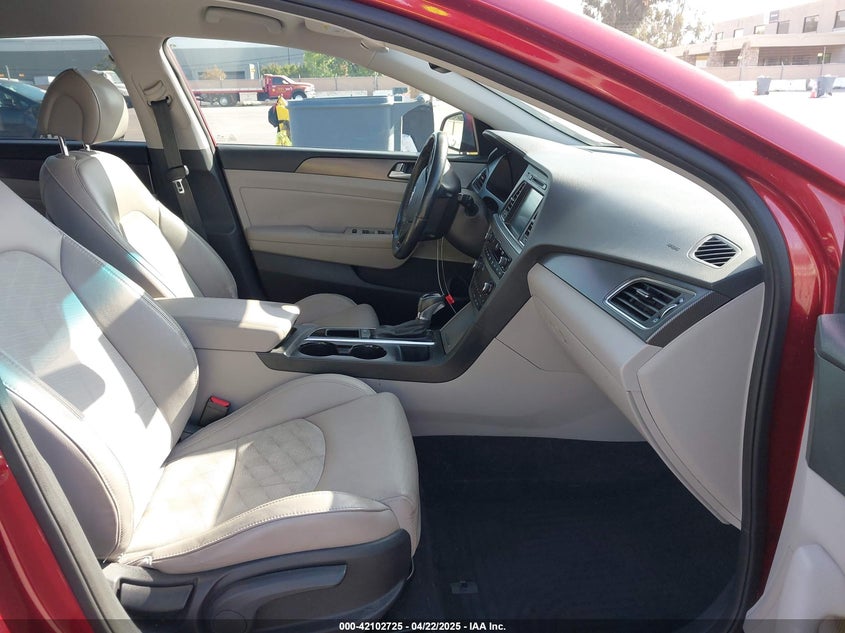 2015 HYUNDAI SONATA VIN: 5NPE34AF9FH251456