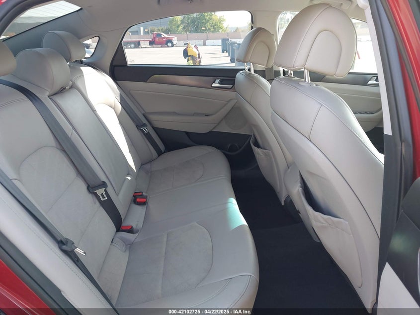 2015 HYUNDAI SONATA VIN: 5NPE34AF9FH251456