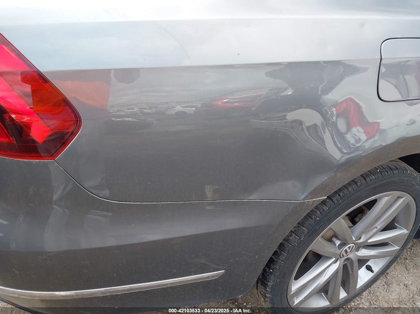 2018 VOLKSWAGEN PASSAT 2.0T R-LINE/2.0T S - 1VWAA7A35JC007736