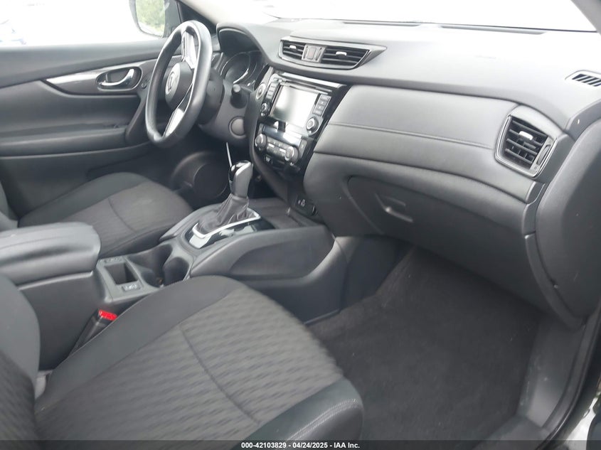 VIN 5N1AT2MT9LC705860 2020 NISSAN ROGUE SV FWD