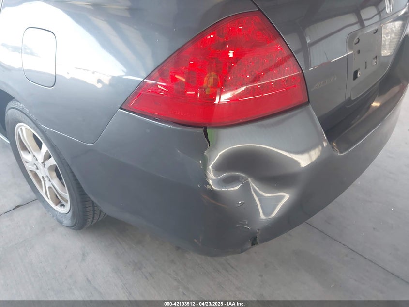 2007 HONDA ACCORD VIN: 1HGCM56747A077334