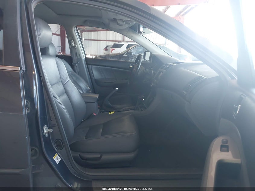 2007 HONDA ACCORD VIN: 1HGCM56747A077334