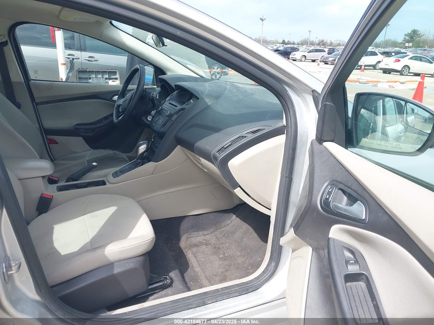2015 FORD FOCUS VIN: 1FADP3F2XFL247529