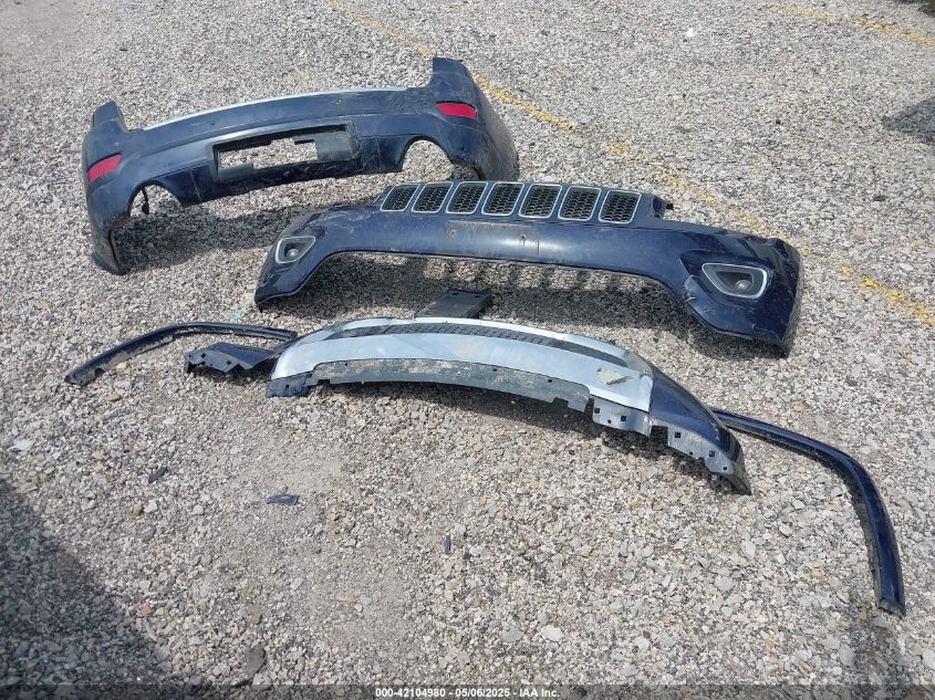 2015 Jeep Grand Cherokee Overland VIN: 1C4RJECG4FC920330 Lot: 42104980