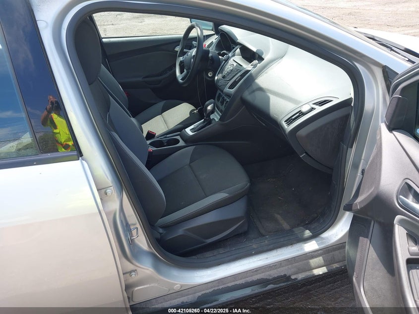 2014 FORD FOCUS VIN: 1FADP3K29EL166560