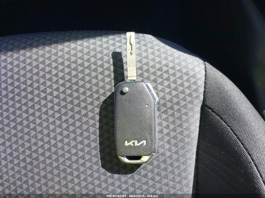 2023 KIA SOUL VIN: KNDJ23AU8P7851384