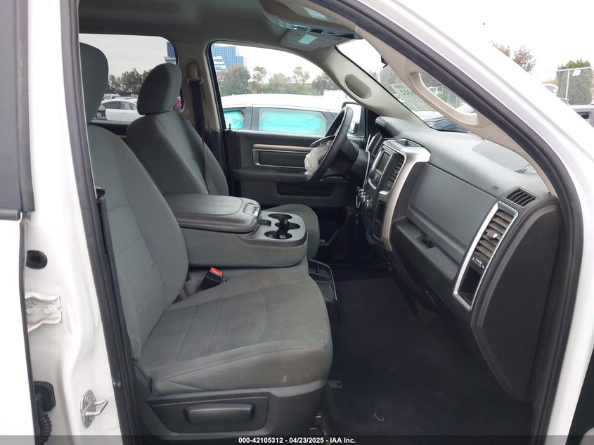 2019 RAM 1500 CLASSIC VIN: 1C6RR6TT3KS532511