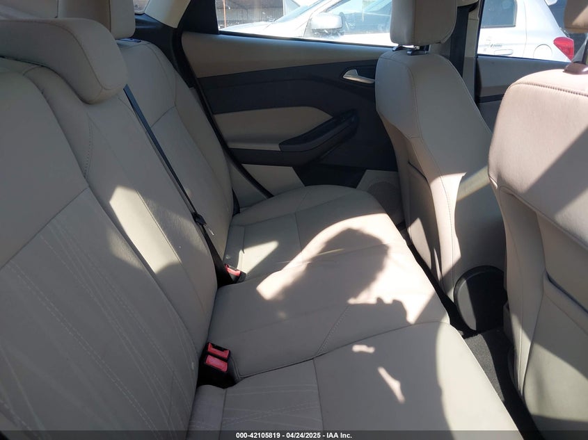 2016 FORD FOCUS SE - 1FADP3K23GL292383