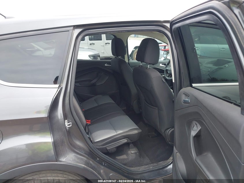 2017 FORD ESCAPE VIN: 1FMCU0GDXHUC49237