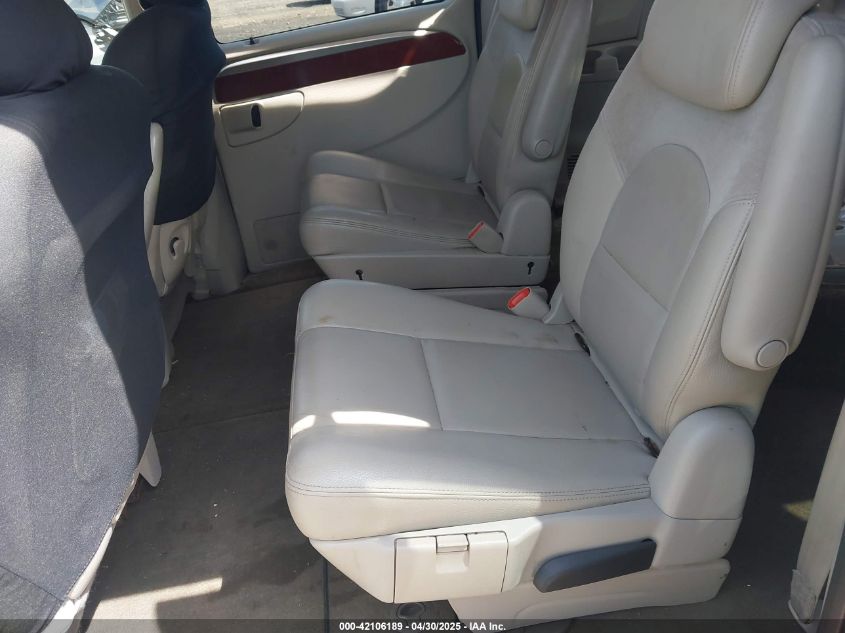 2005 Chrysler Town & Country Limited VIN: 2C8GP64L35R355967 Lot: 42106189