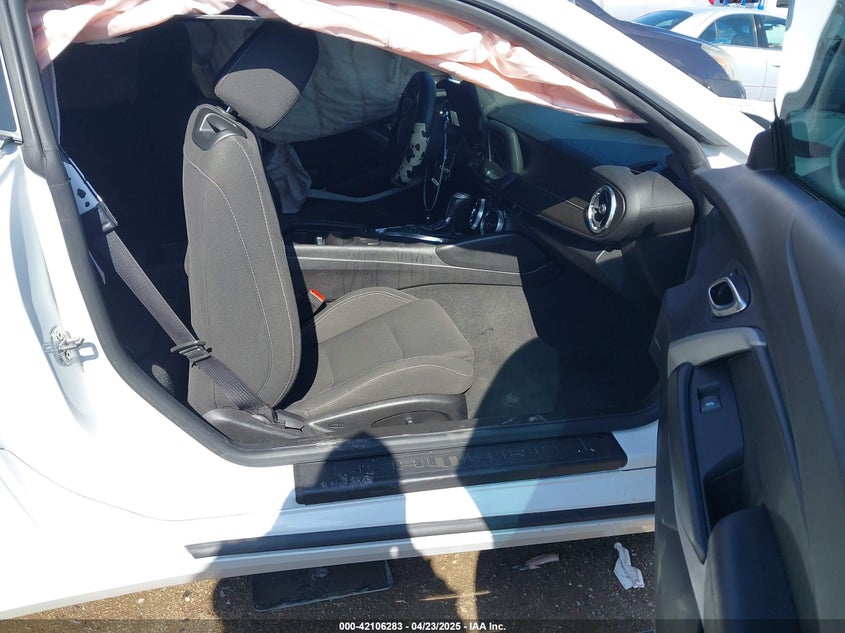2019 CHEVROLET CAMARO VIN: 1G1FB1RX0K0149384