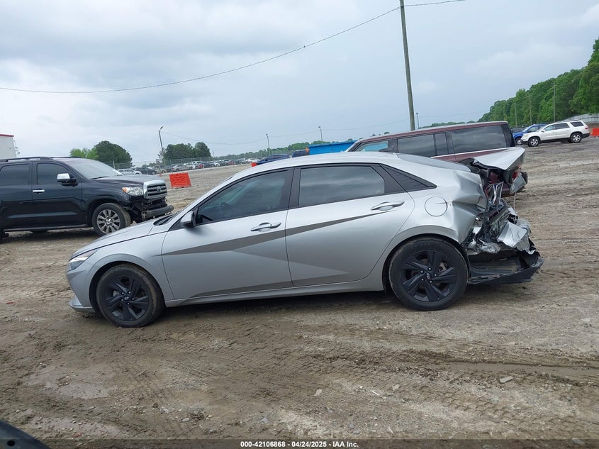 2021 HYUNDAI ELANTRA VIN: 5NPLM4AG1MH008475
