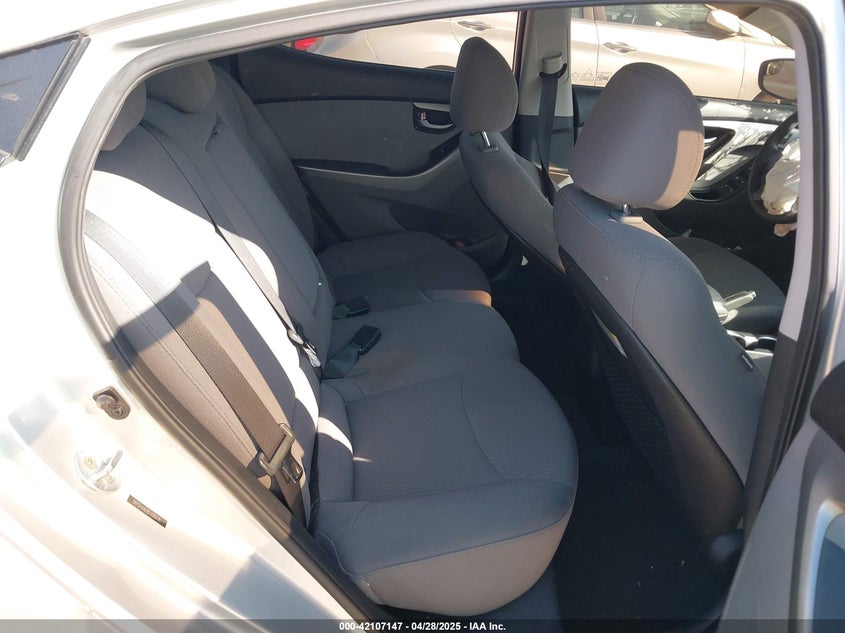 2015 HYUNDAI ELANTRA SE - 5NPDH4AE8FH590181