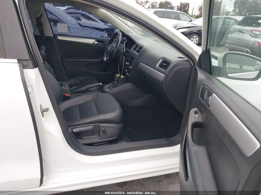 2014 VOLKSWAGEN JETTA VIN: 3VWD17AJ6EM420961