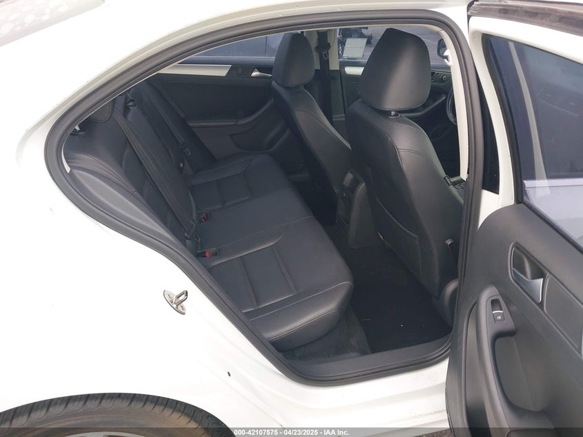2014 VOLKSWAGEN JETTA VIN: 3VWD17AJ6EM420961