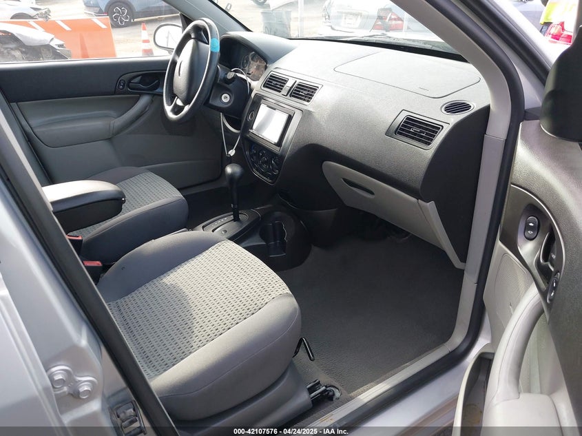 2006 FORD FOCUS VIN: 1FAHP34N46W110194