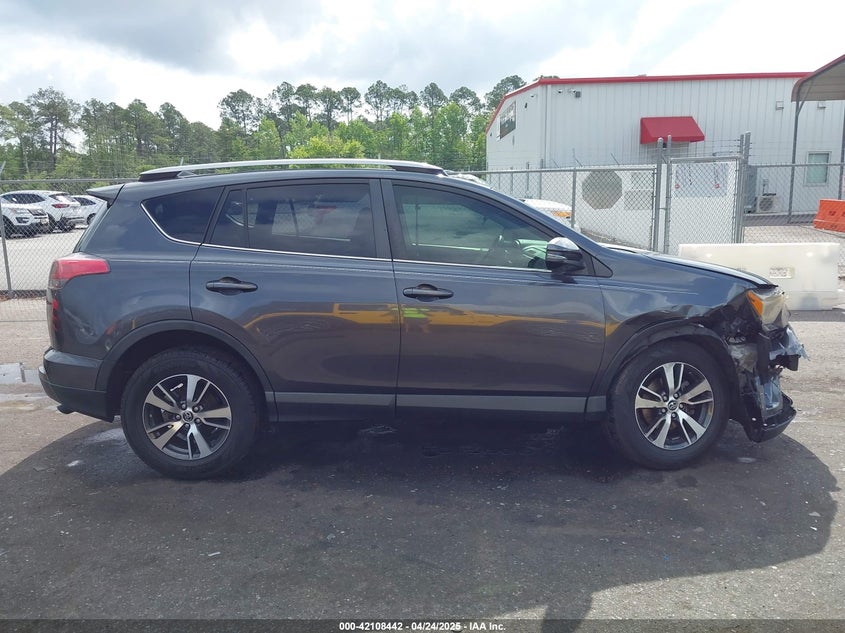 2018 TOYOTA RAV4 XLE - JTMWFREV9JD132847