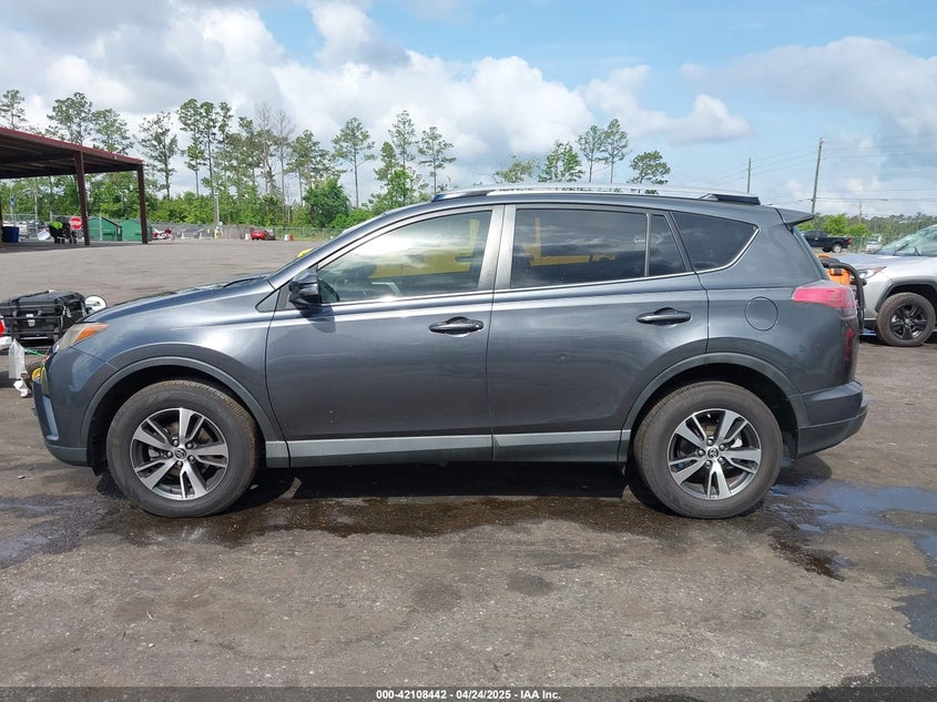 2018 TOYOTA RAV4 XLE - JTMWFREV9JD132847