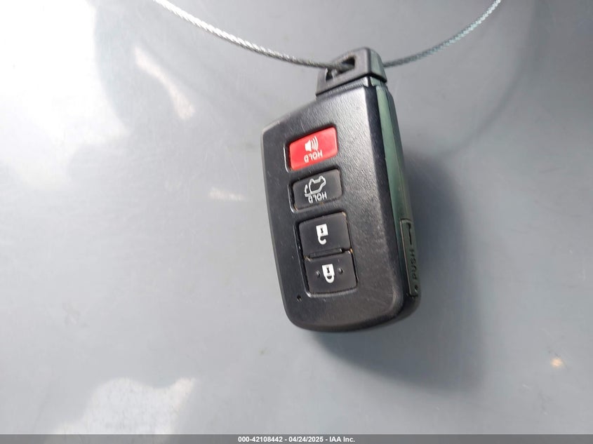 2018 TOYOTA RAV4 XLE - JTMWFREV9JD132847