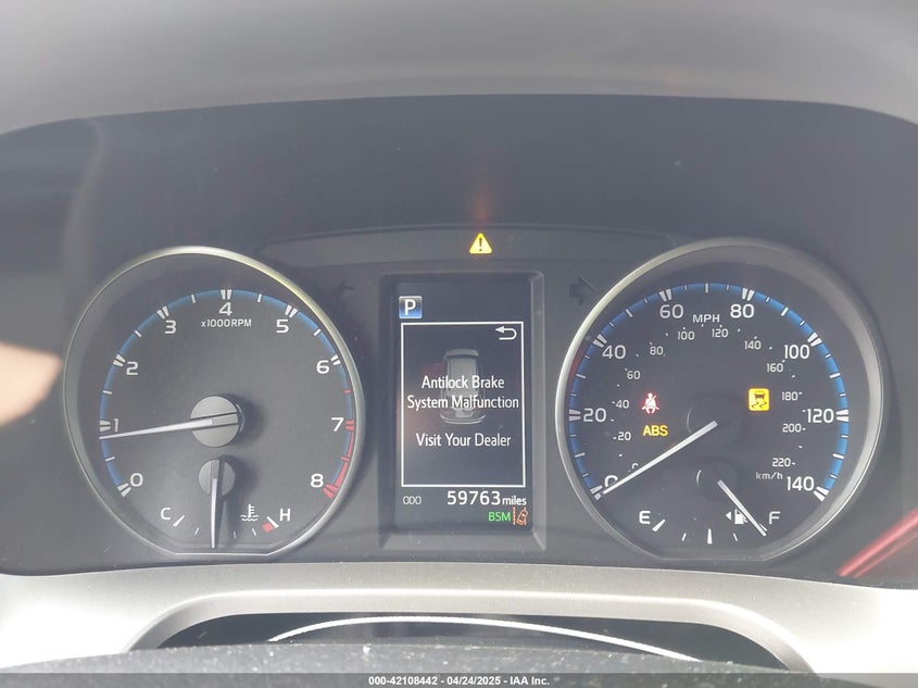 2018 TOYOTA RAV4 XLE - JTMWFREV9JD132847