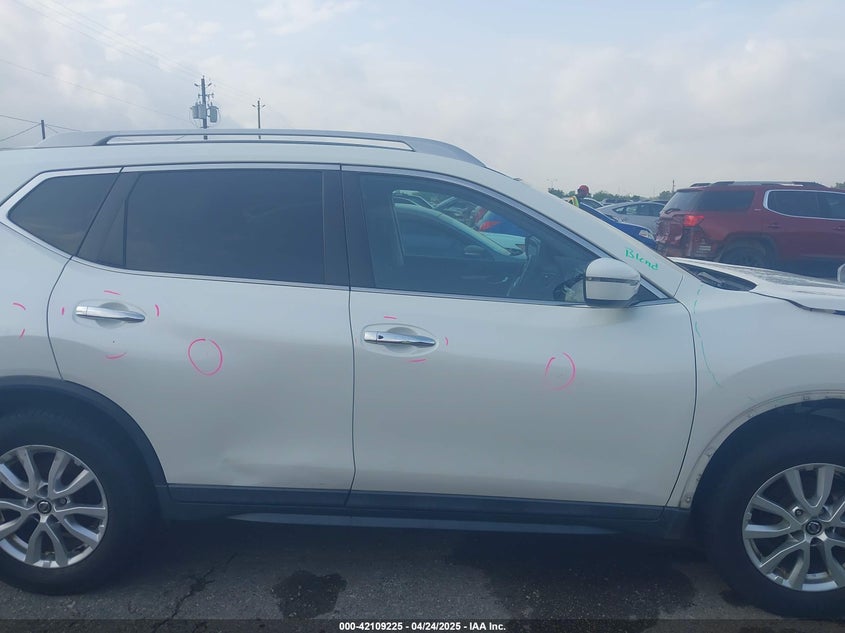 2018 NISSAN ROGUE VIN: 5N1AT2MT3JC742545