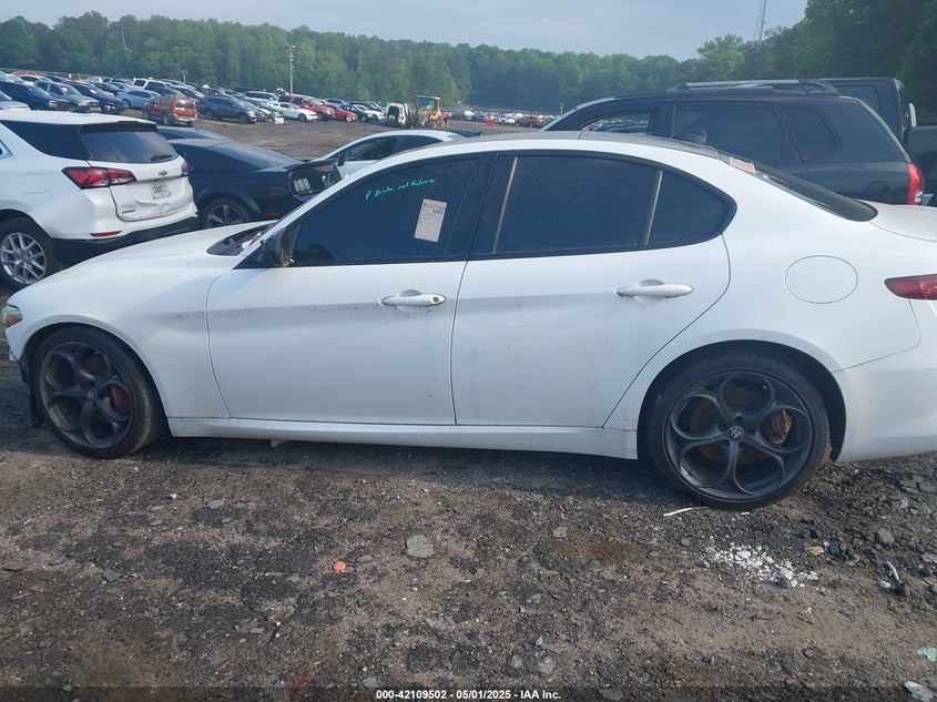 2019 ALFA ROMEO GIULIA VIN: ZARFAMBN1K7621464