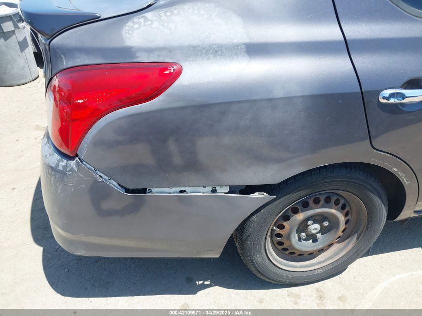 2015 Nissan Versa 1.6 S/1.6 S+/1.6 Sl/1.6 Sv VIN: 3N1CN7AP0FL90476 Lot: 42109571