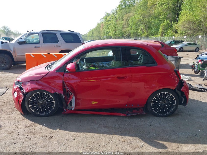 2024 FIAT 500 VIN: ZFAFFAA4XRX204218