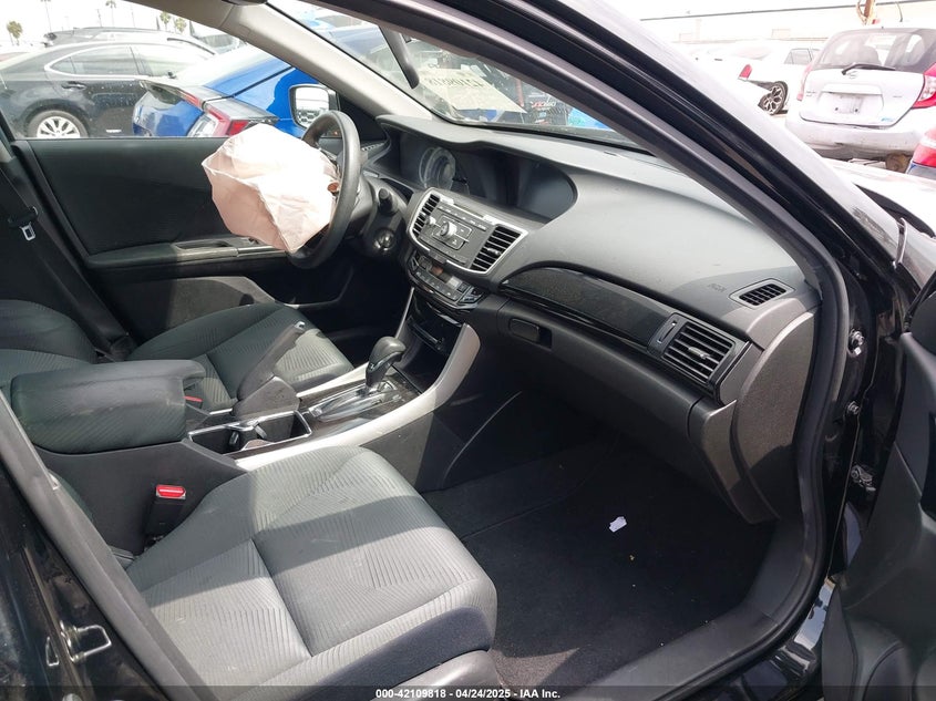 2016 HONDA ACCORD VIN: 1HGCR2F30GA042142