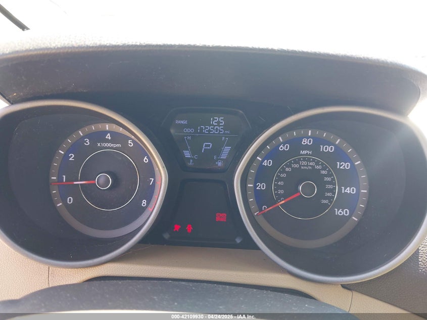 2011 HYUNDAI ELANTRA VIN: KMHDH4AE4BU139017
