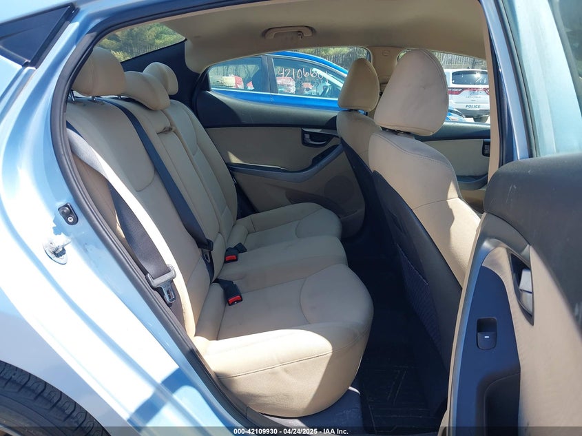2011 HYUNDAI ELANTRA VIN: KMHDH4AE4BU139017
