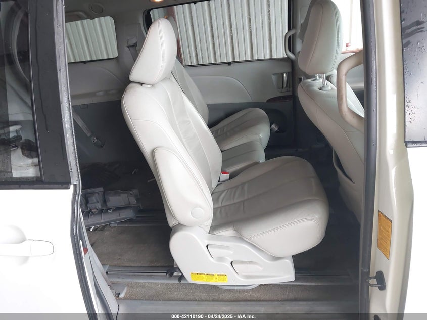 2014 TOYOTA SIENNA VIN: 5TDYK3DC6ES444121