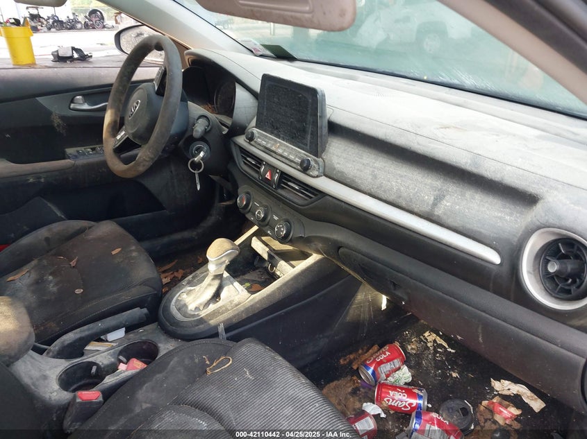 VIN 3KPF24AD8ME263248 2021 KIA FORTE LXS