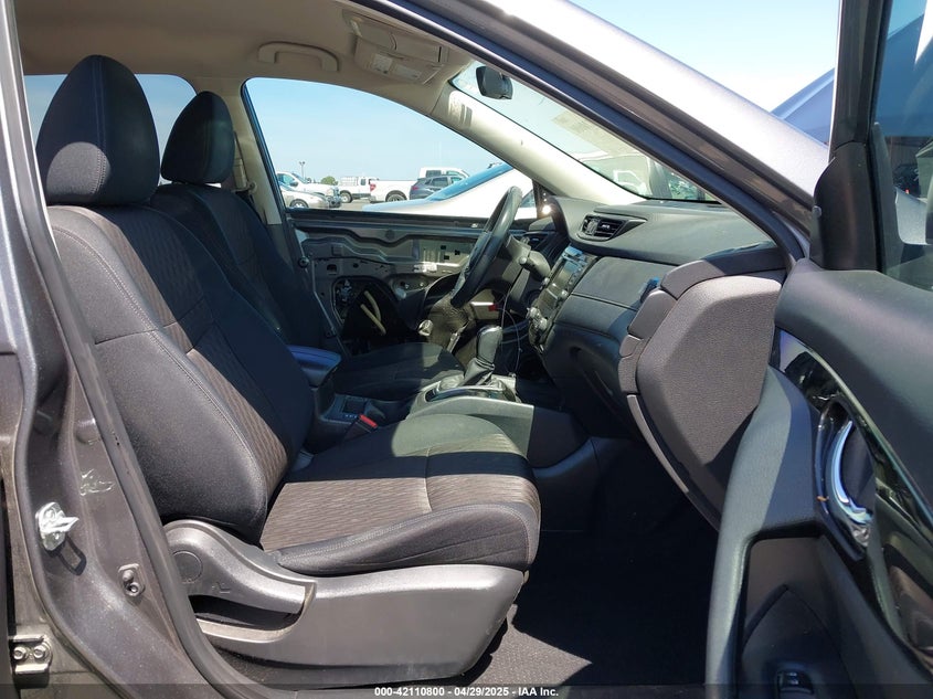 VIN 5N1AT2MVXJC720687 2018 NISSAN ROGUE SV