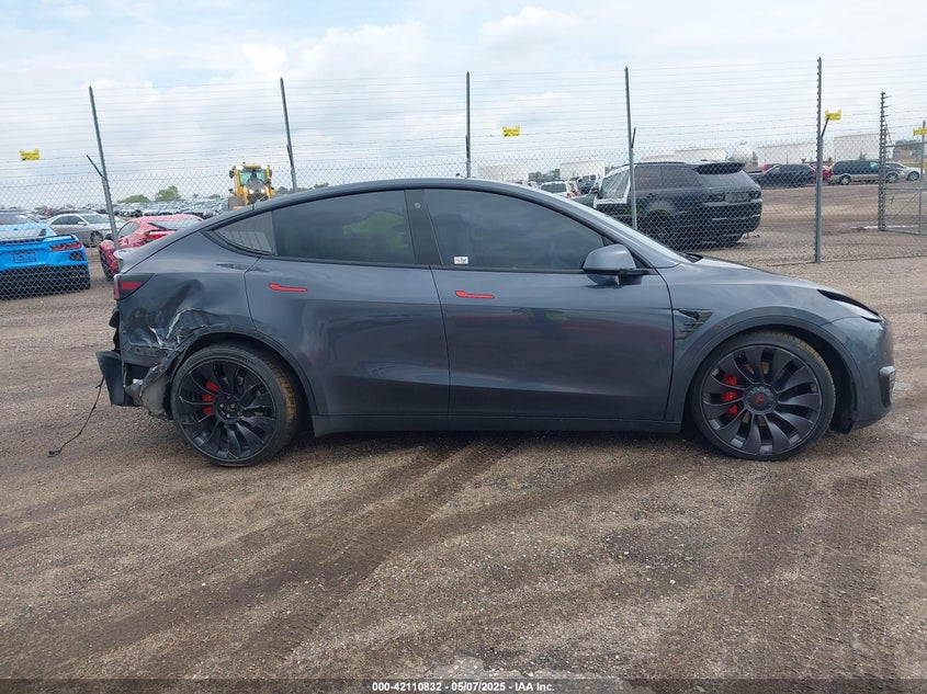 2022 Tesla Model Y Performance Dual Motor All-Wheel Drive VIN: 7SAYGDEF7NF405769 Lot: 42110832