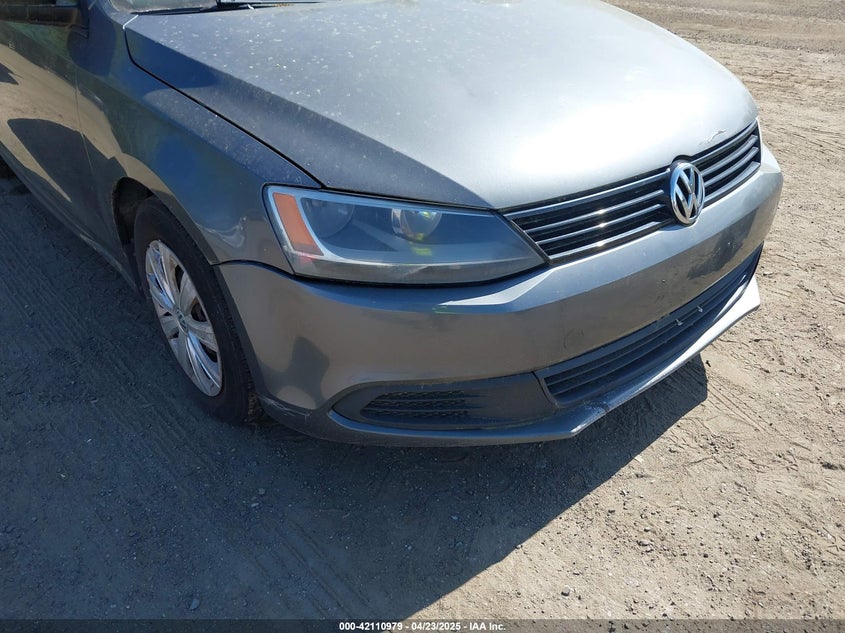 2011 Volkswagen Jetta 2.0L S VIN: 3VW2K7AJ1BM380448 Lot: 42110979