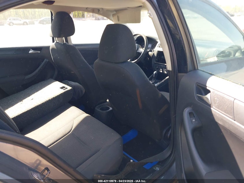 2011 Volkswagen Jetta 2.0L S VIN: 3VW2K7AJ1BM380448 Lot: 42110979